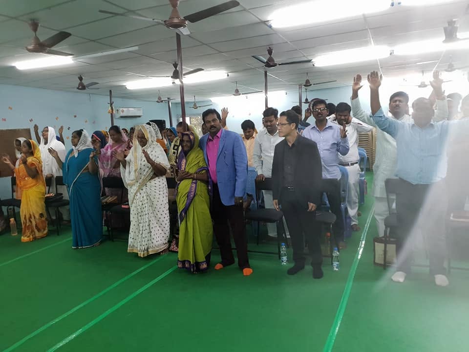 International congregation worshipping together